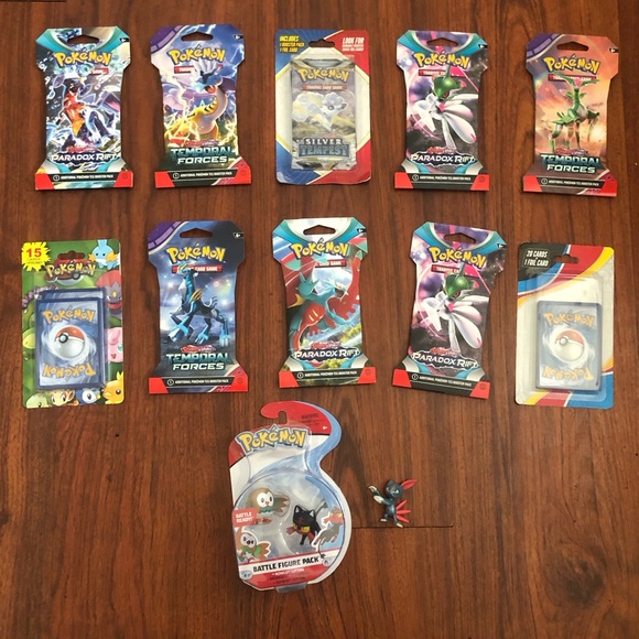 Pokémon Cards & Battle Figures - Picture 1 of 8